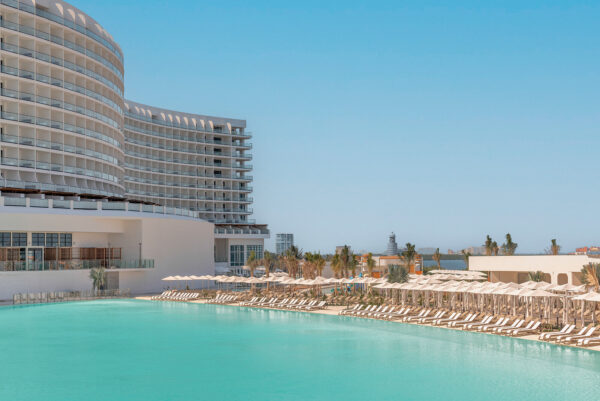 Paquete a Cancun del 16 al 20 de febrero Hotel AVA RESORT con Vuelos